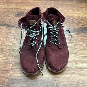 Toms Suede Boots